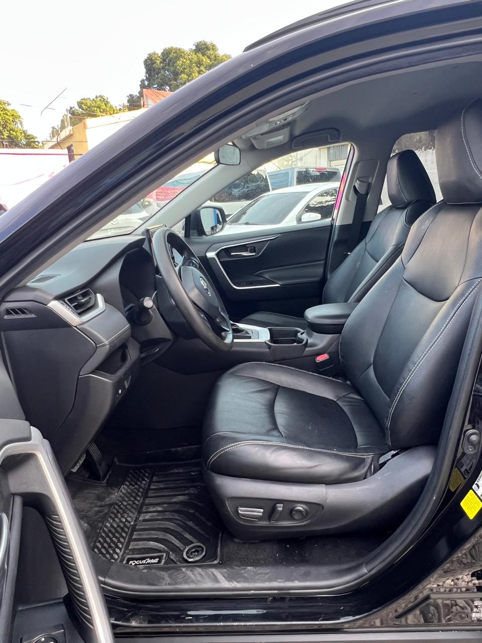 TOYOTA RAV4 XLE 2021 — foto 12