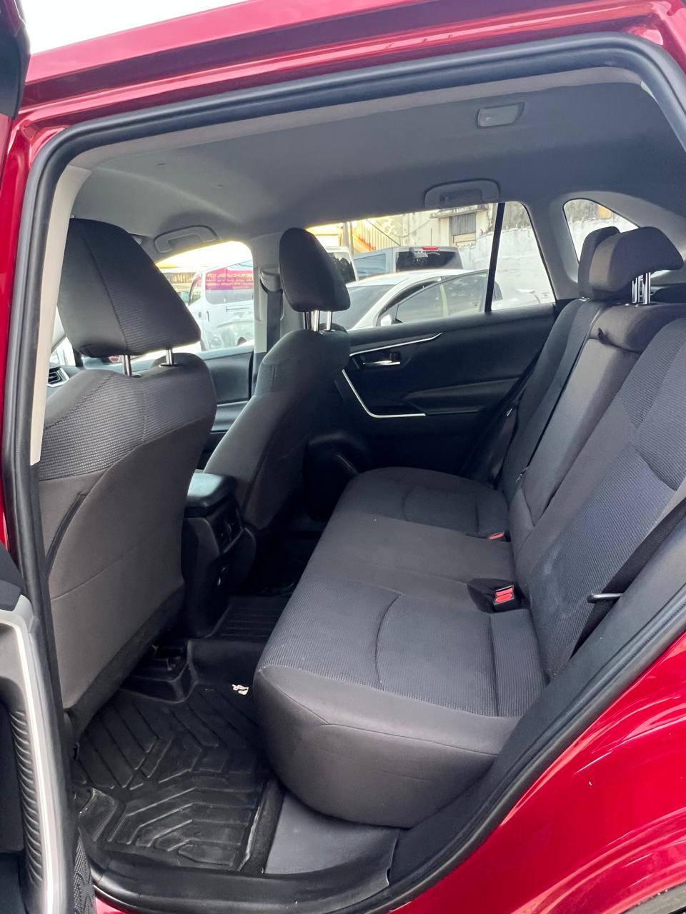 TOYOTA RAV4 LE 2022 — foto 17